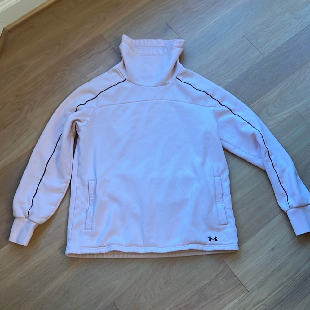 Under armour woman’s sweatshirtt size xs